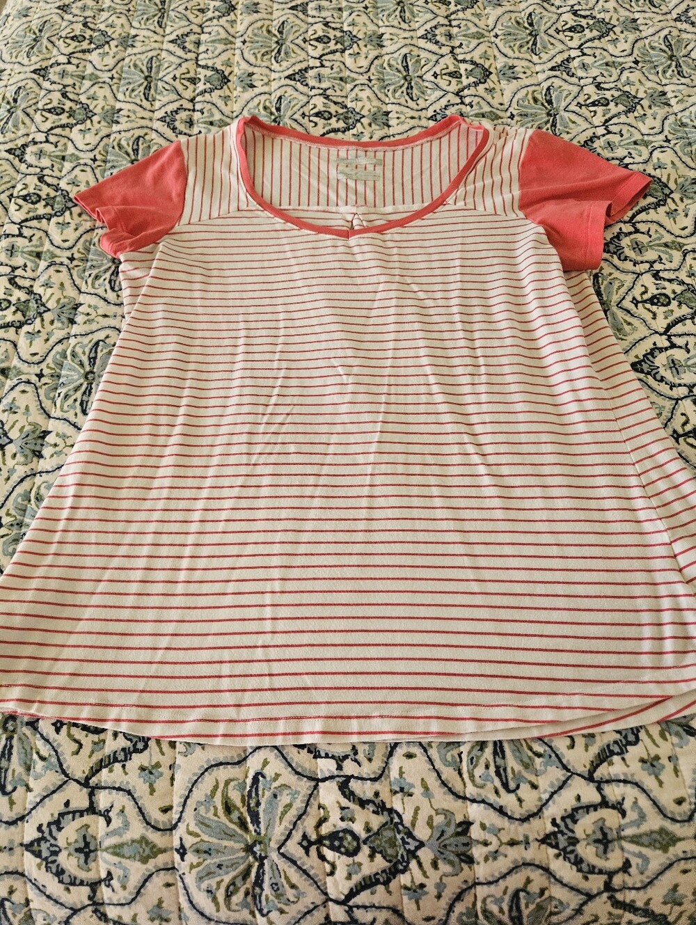 Women's Columbia PFG Short Sleeve Striped Tee in Coral and White XL